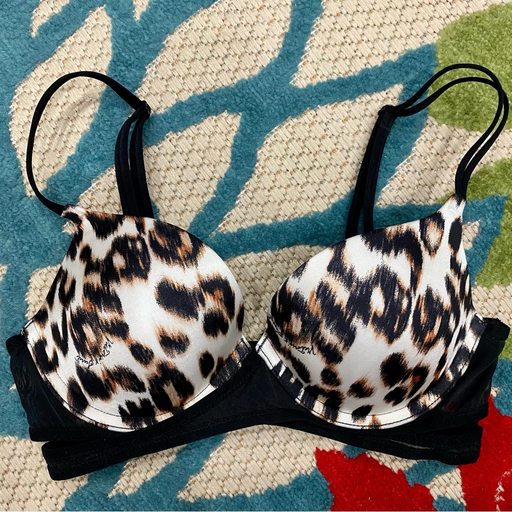 🌈Victoria’s Secret Very Sexy Padded Push-Up Bra, 32C